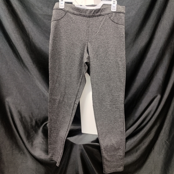 Gray Textured Leggings - Picture 4 of 10